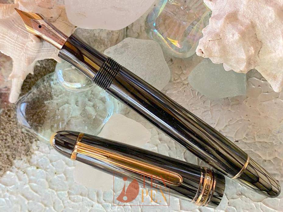 MONTBLANC 144 GREEN STRIPED CELLULOID Tenpen By Letizia Iacopini